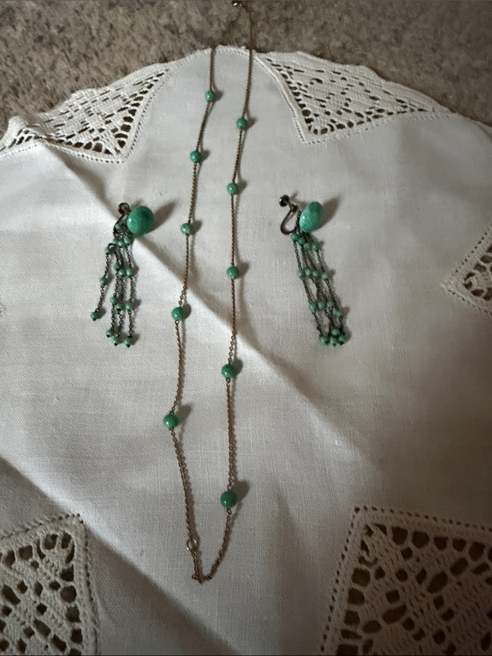 Green Bead Necklace and Dangle Earrings Set - Women Jewelry